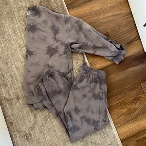 Aritzia cozyaf oversized crewneck and sweatpants